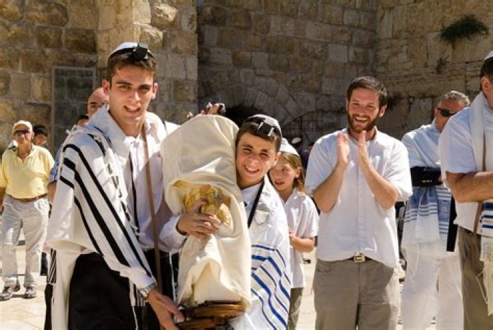 Are all Israeli citizens born in Israel?