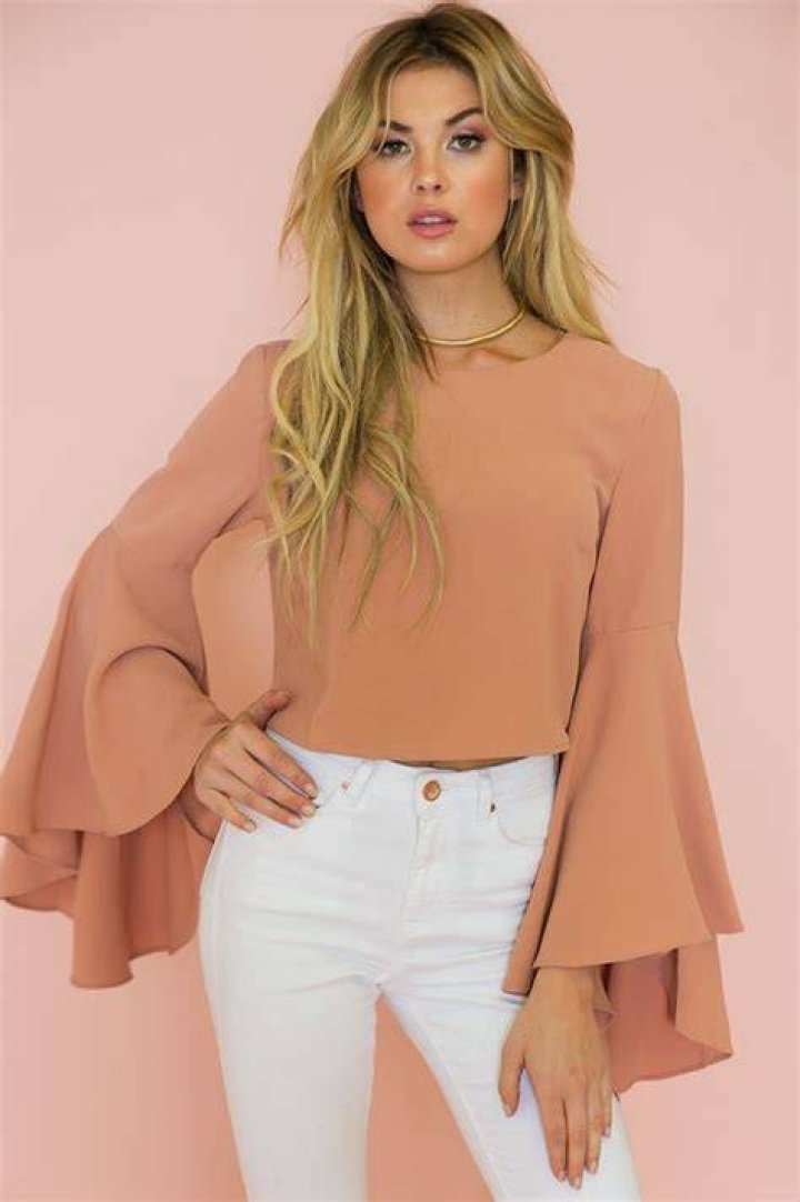 Are bell sleeves Still in Style 2022?