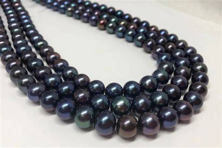 Are black pearls dyed or natural?