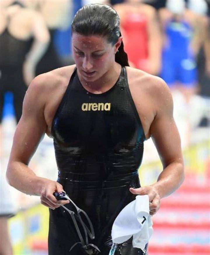 Are female swimmers muscular?