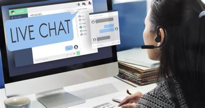 Are live chat agents real?