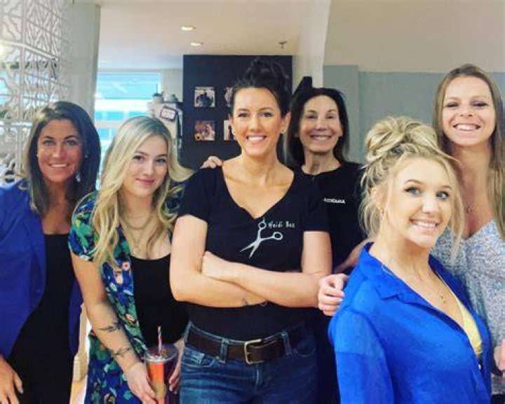 Are most hair stylists independent contractors?
