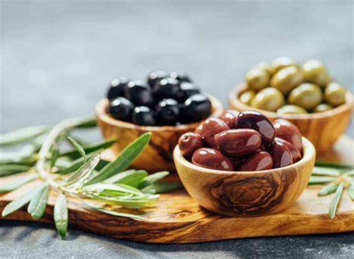 Are olives low carb?