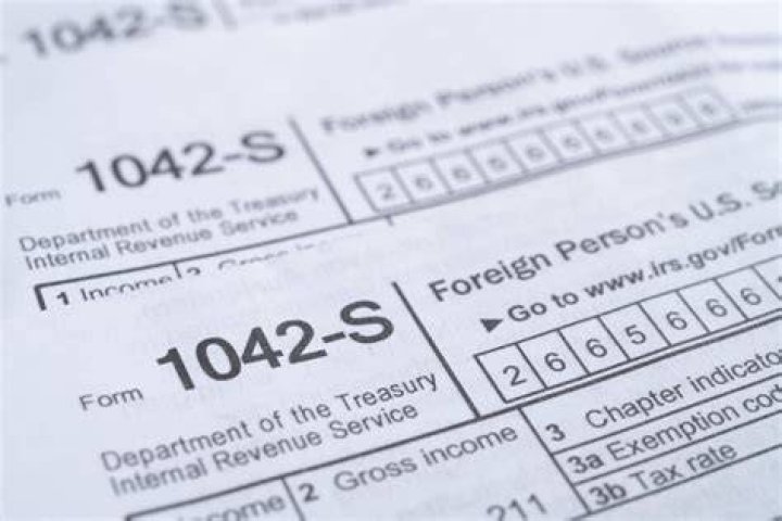 Can a noncitizen get SSA 1042 instead of 1099?