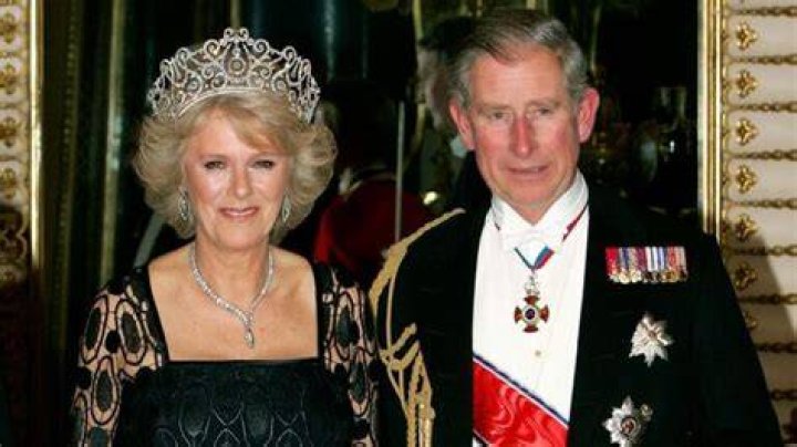 Can a queen consort become queen?