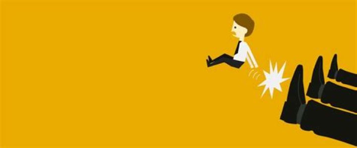 Can an employee kick a customer out?