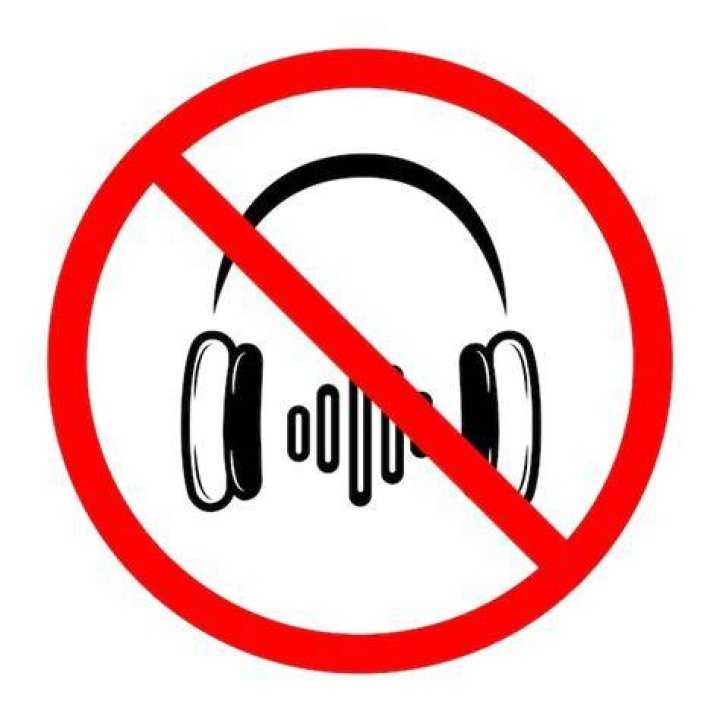 Can an employer ban headphones?