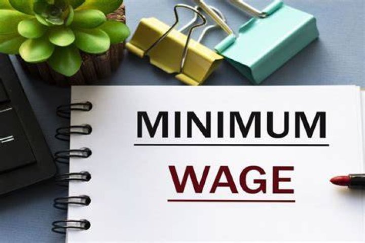 Can hosts make less than minimum wage?