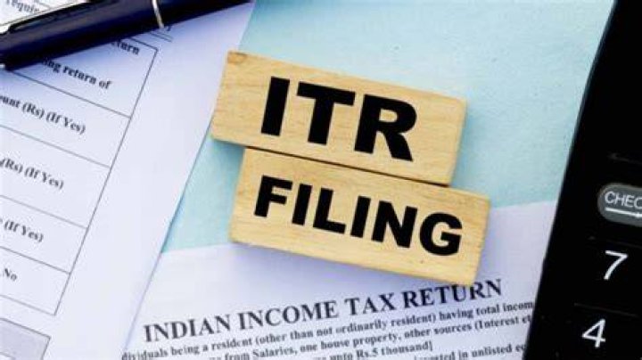 Can I file ITR March 2021?