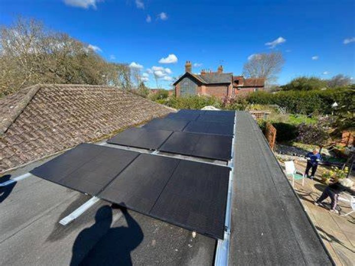 Can I get solar panels for free UK?