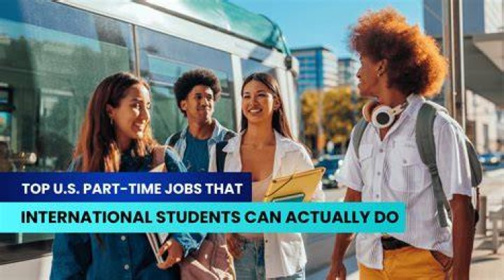 Can international students in the US work part time?