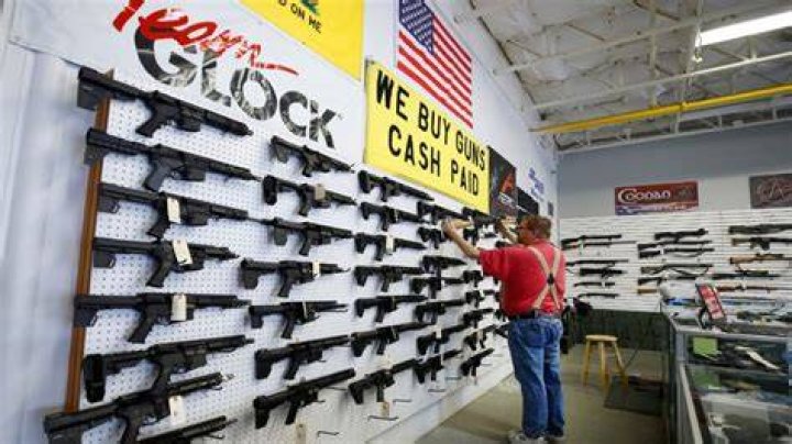 Can you buy guns on a visa?