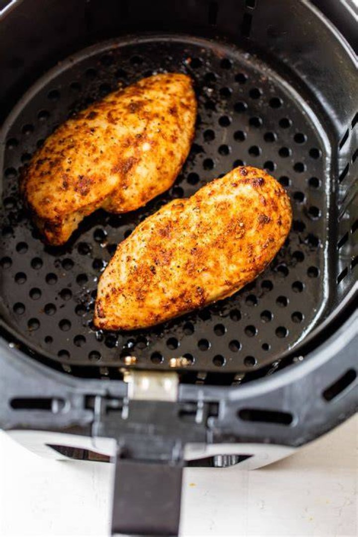 Can you cook fries and chicken at the same time in an air fryer?