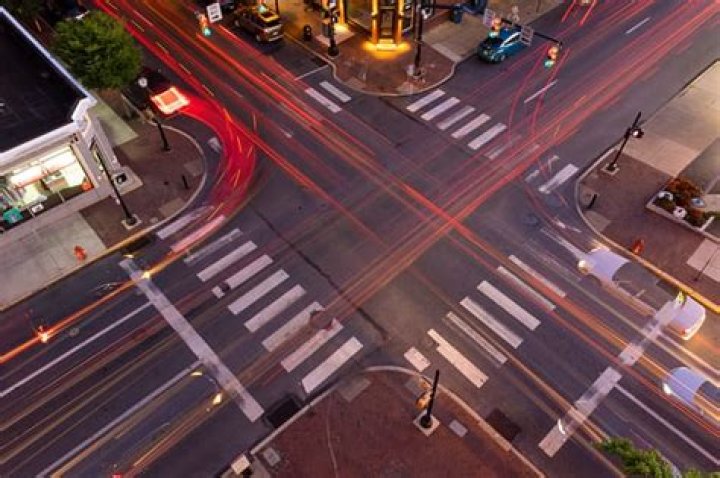 Can you get a ticket for going through a yellow light Ontario?