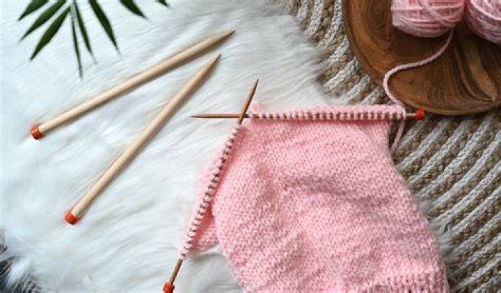 Can you knit clothes with straight needles?
