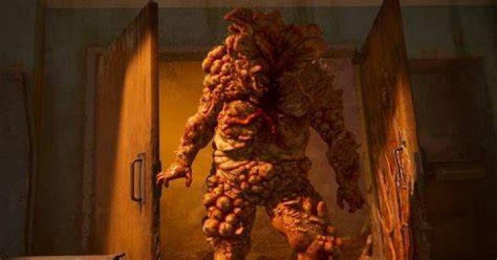 Can you sneak past bloaters The Last of Us?