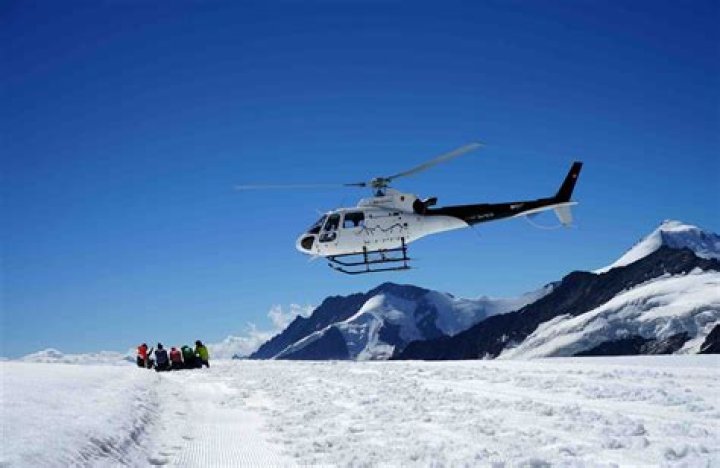 Can you take a helicopter to the top of Mount Everest?