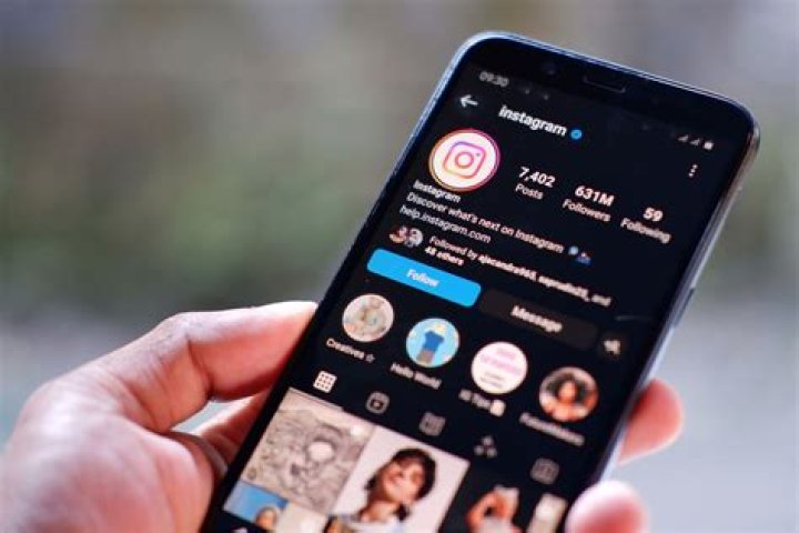 Can you use Instagram on a plane?