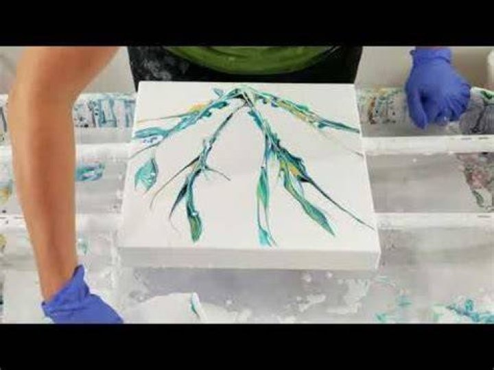 Can you use wd40 in acrylic pouring?