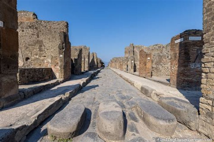 Can you visit Pompeii in rain?