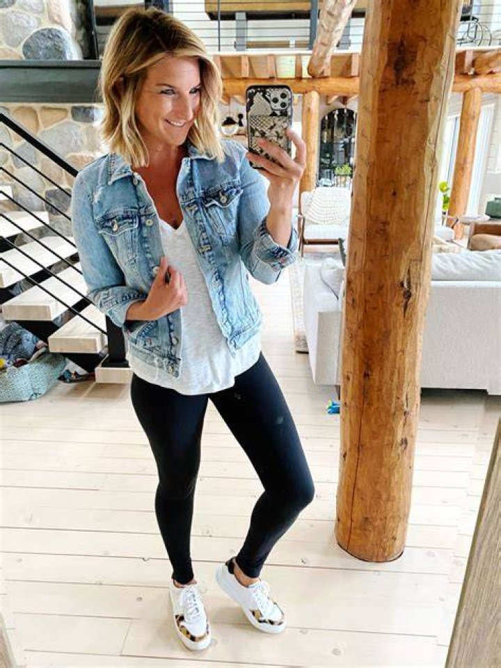 Can you wear leggings with a jean jacket?