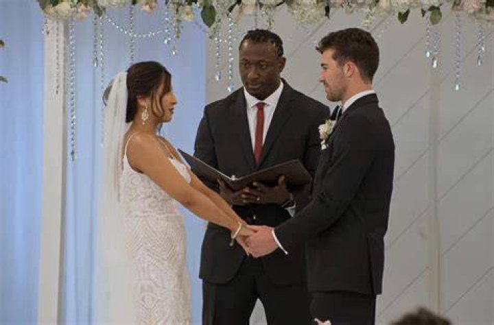 Did Love Is Blind pay for the wedding?