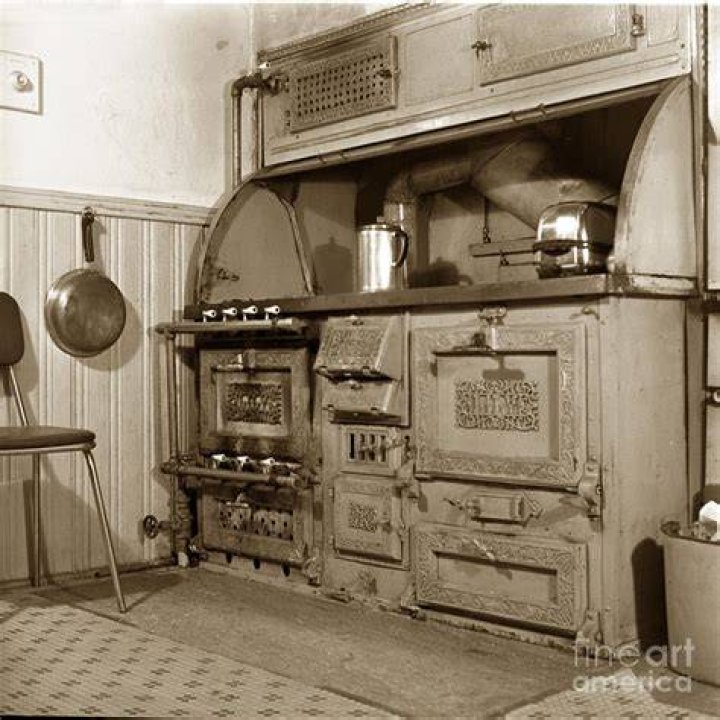 Did they have gas stoves in 1920?