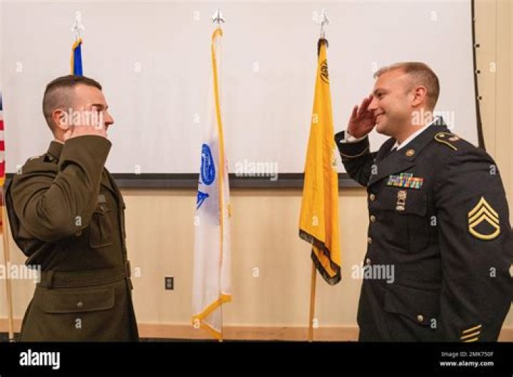 Do 2nd LT salute 1st LT?