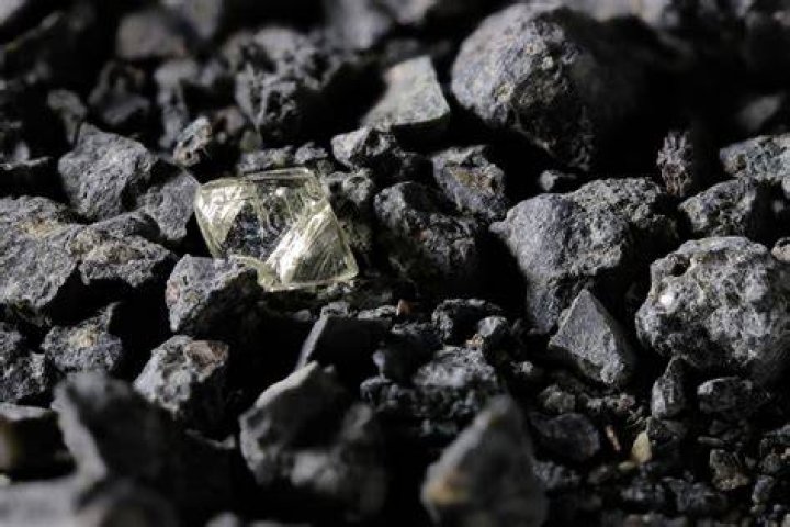 Do all diamonds have fire?