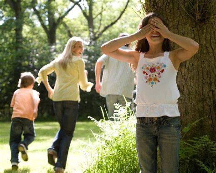 Do autistic toddlers play hide and seek?