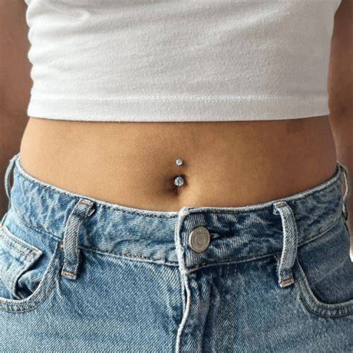Do bellybutton piercings smell?