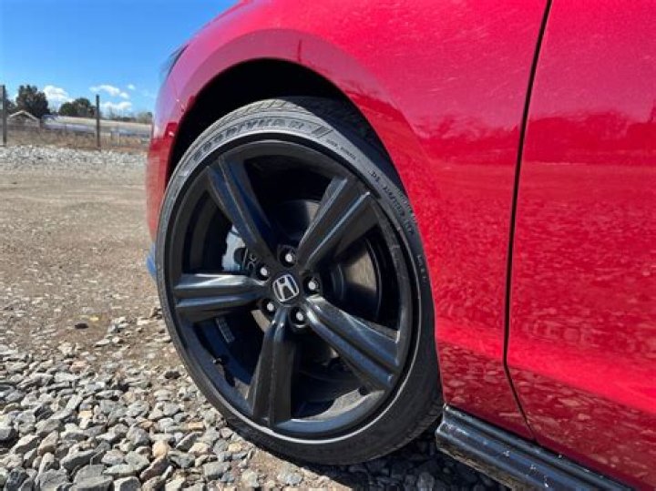 Do bigger rims waste more gas?