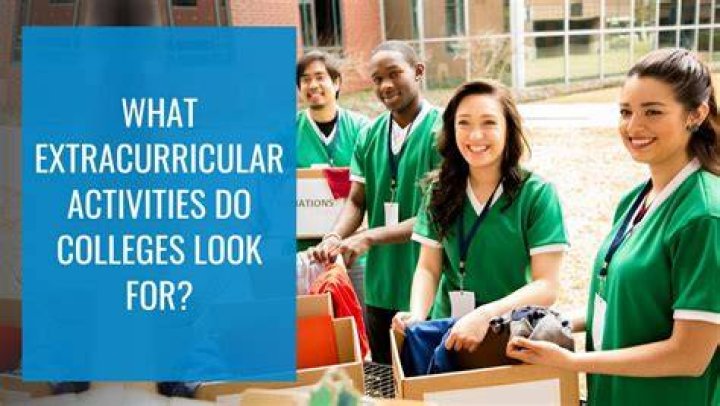 Do colleges look at summer jobs?