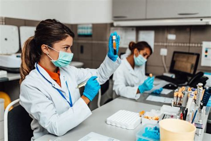 Do medical lab technologists make good money?