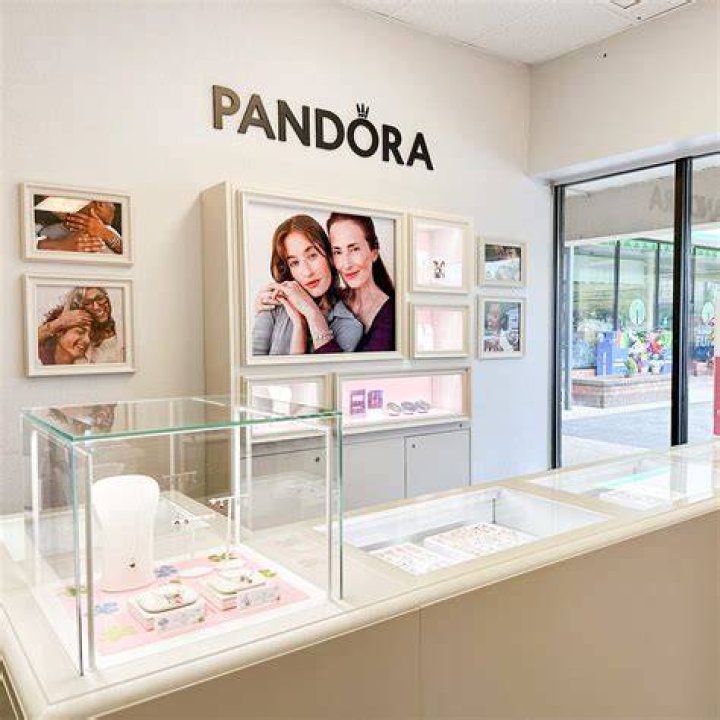 Do other jewelry stores sell Pandora?