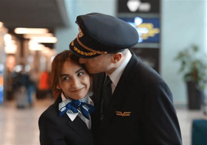 Do pilots flirt with flight attendants?
