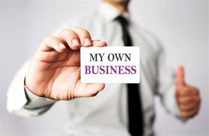 Do Realtors own their own business?