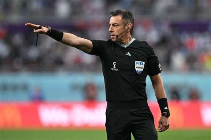 Do referees work full time?