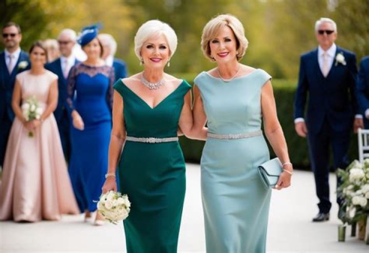 Do the mother of the bride and the mother of the groom have to wear the same length dress?