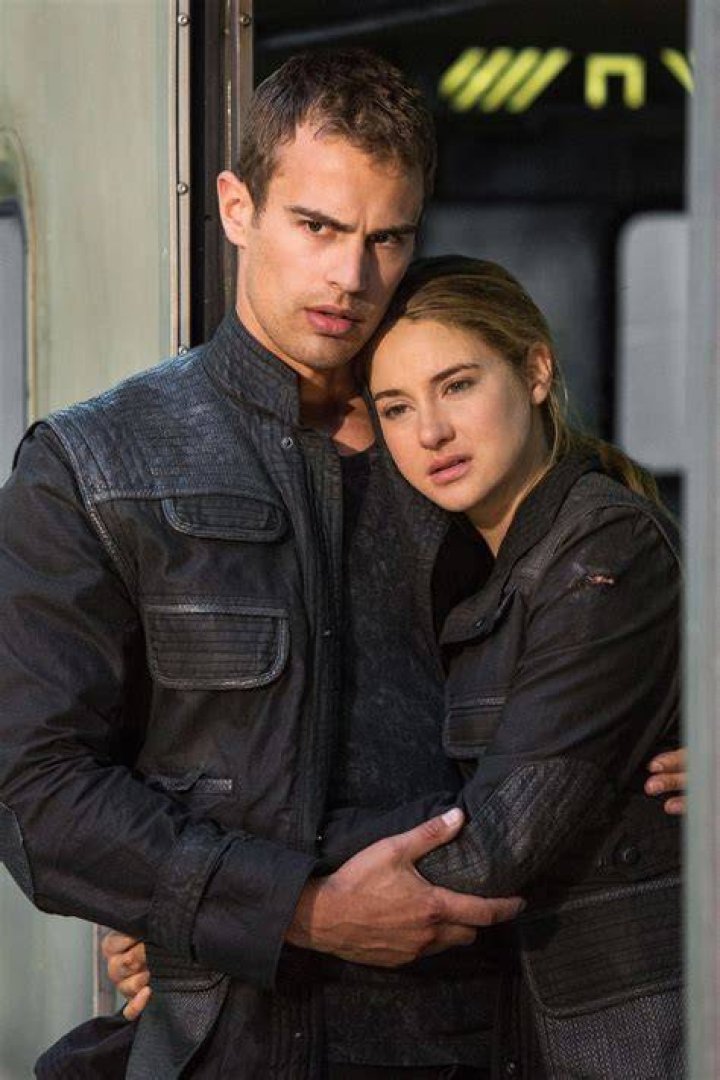 Do Tris and Four ever sleep together?