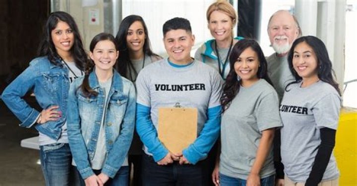 Do volunteers get paid in Canada?