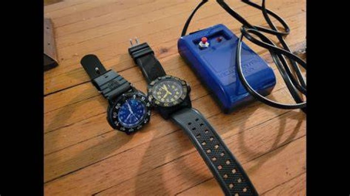 Do watches lose time if not worn?