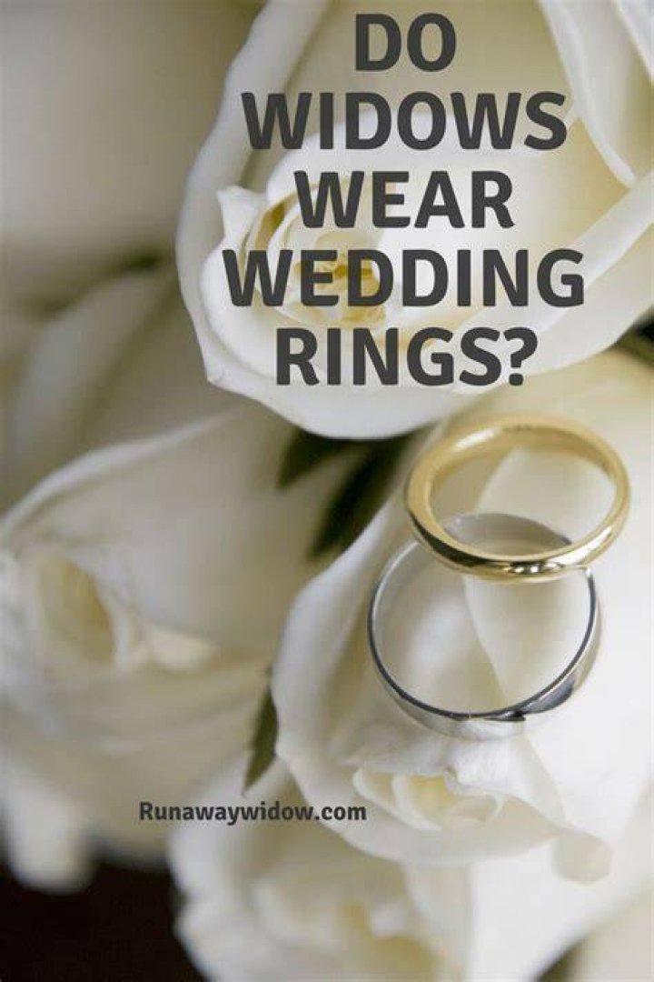 Do widows wear wedding rings?