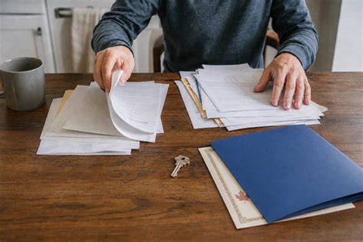 Do you have to pay US taxes if you move to Canada?