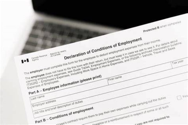 Does an employer have to provide a T2200?