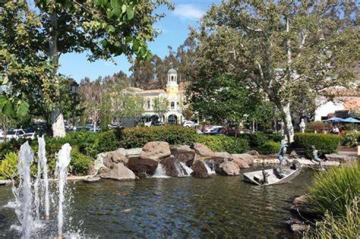 Does Calabasas have a beach?