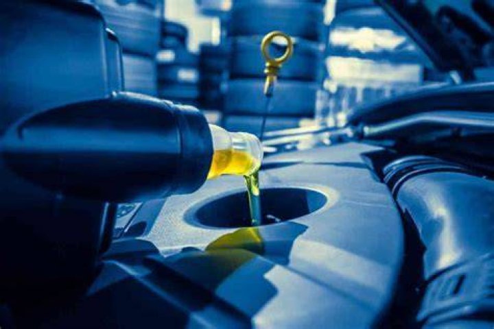 Does changing your own oil void warranty Nissan?