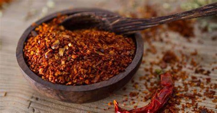 Does chilli flakes keep cats away?