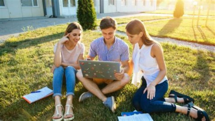 Does college students get out for summer?
