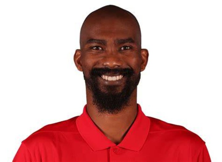 Does Corey Brewer still play in the NBA?
